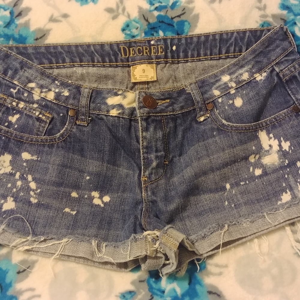 Decree shorts